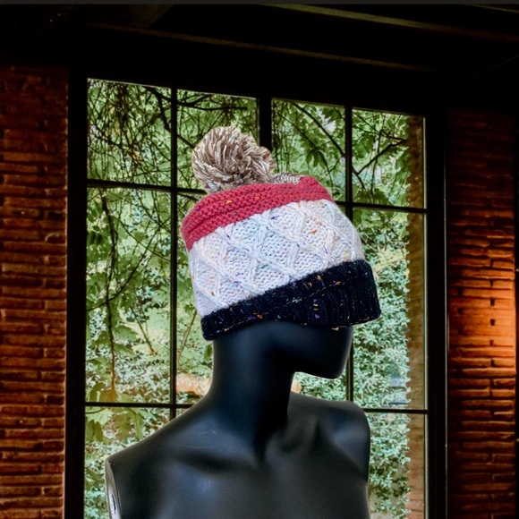 Knitted Winter Hat - Picture 1 of 4